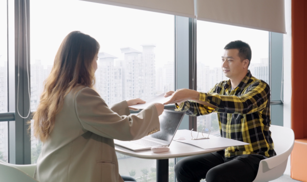 存一下！这份人力资源白皮书揭示2026职场薪酬新坐标，这个城市月薪最高