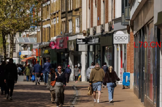 通胀侵蚀消费支出 英国到店客流下滑