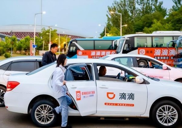为什么大家现在宁愿等网约车，也不坐出租车？就是想要省心